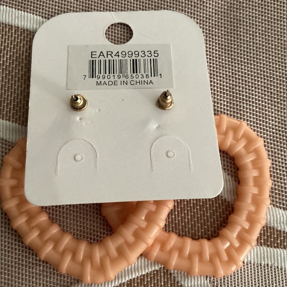 Earrings - Picture 10 of 11